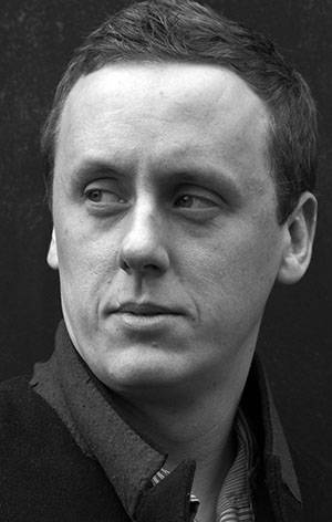 Портрет Том Вуд