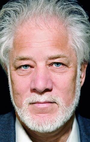 Портрет Майкл Ондатже